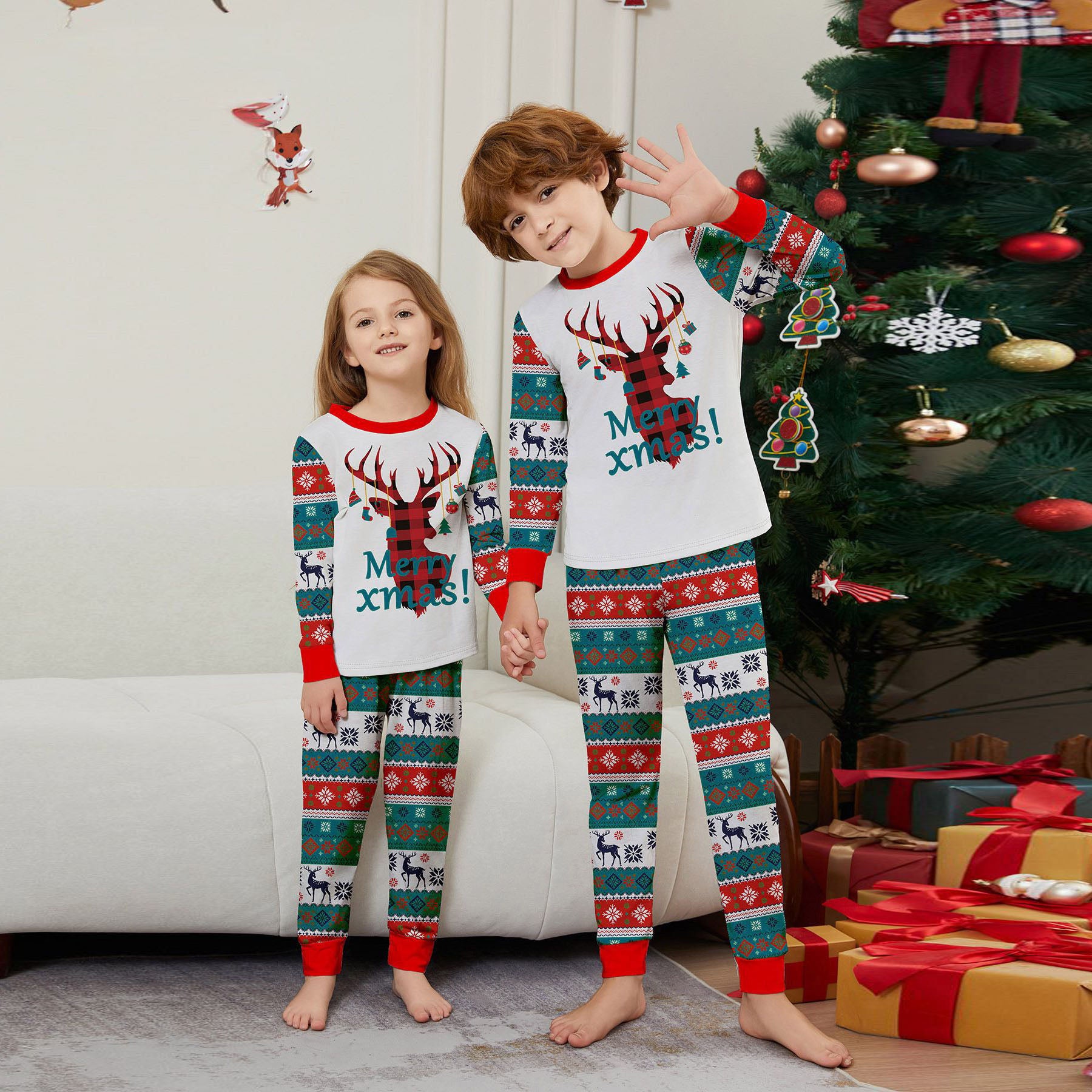 Christmas Deer print Contrasting colors Family Matching Pajamas Sets